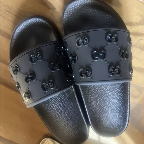 Gucci Rubber GG Logo Pursuit Slides for Men Sandals Size 10 with box and dust - Picture 7 of 10